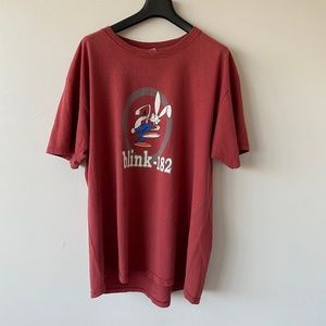 Blink 182 rabbit tee *RARE* band logo tee XL